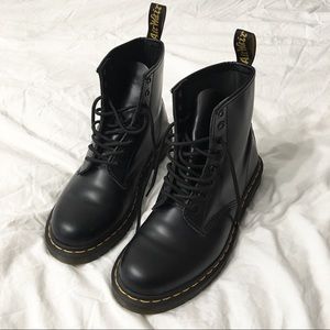 DR MARTEN 1460 BLACK COMBAT BOOT